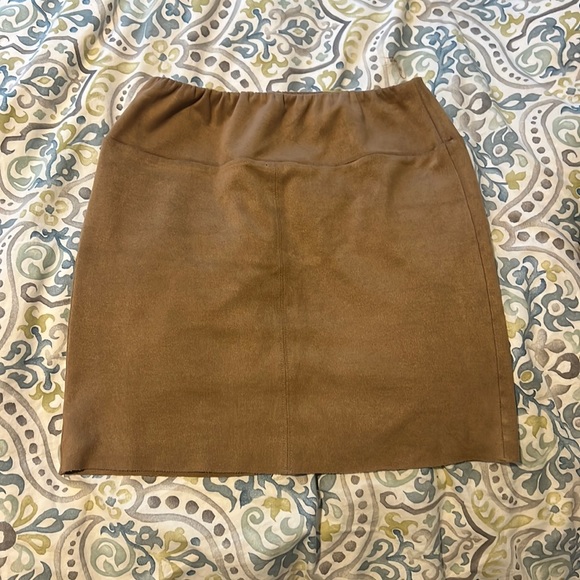 Aritzia Dresses & Skirts - Wilfred Free suede mini skirt